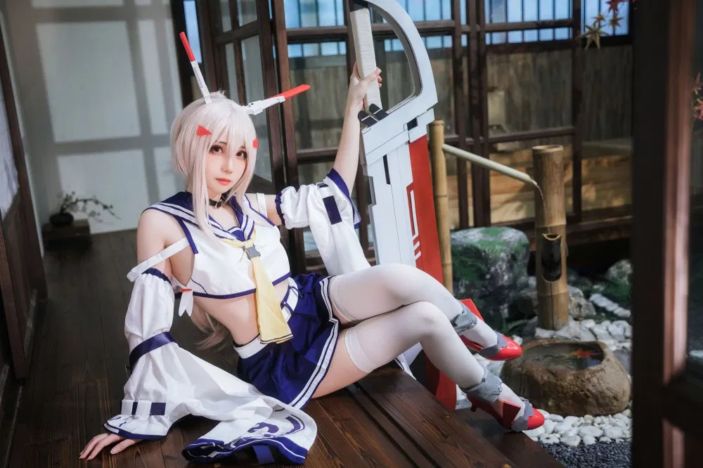 焖焖碳是一位新晋的职业Coser，凭借一??1
