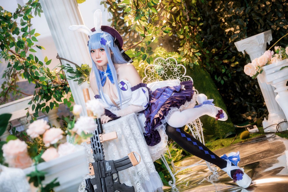 焖焖碳是一位新晋的职业Coser,凭借一??3